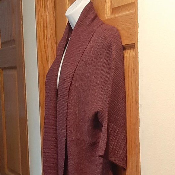 Raglan sleeve knit cardigan in rust color. - Picture 2 of 3